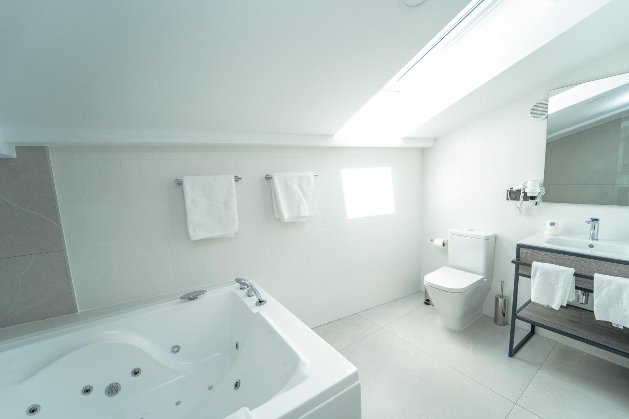 Hotel Lux Melide Luaran gambar