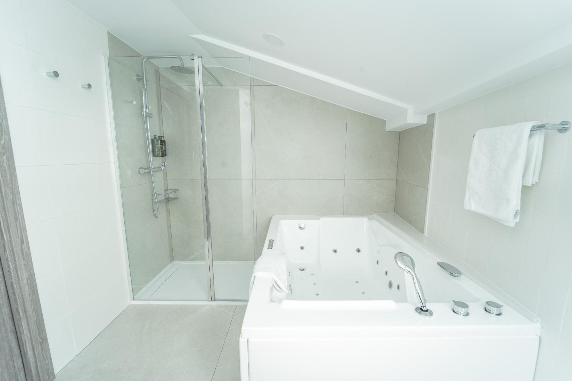 Hotel Lux Melide Luaran gambar