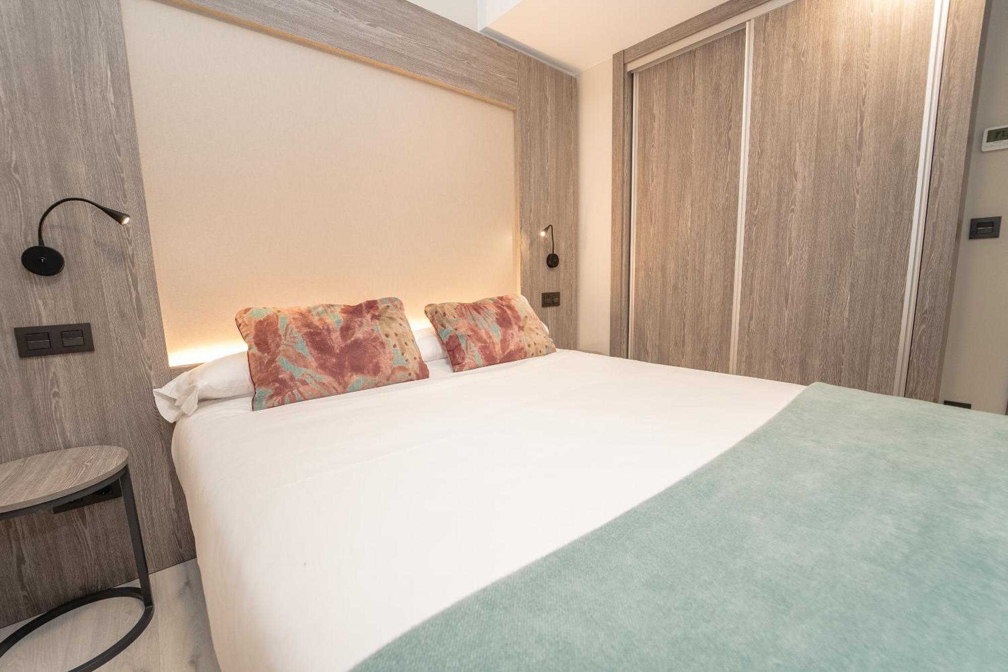 Hotel Lux Melide Bilik gambar
